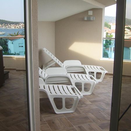 Apartments Villa Erik Rogoznica  Rom bilde