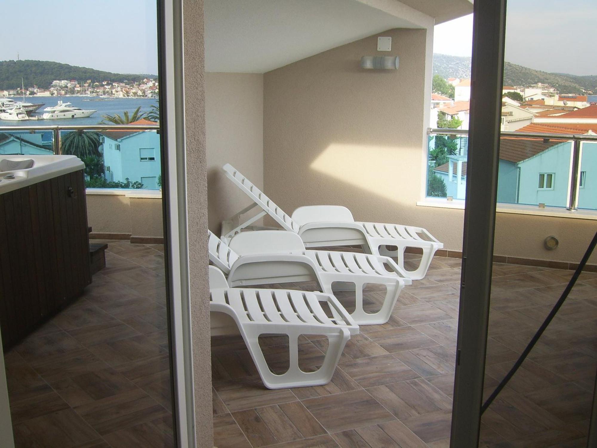 Apartments Villa Erik Rogoznica  Rom bilde