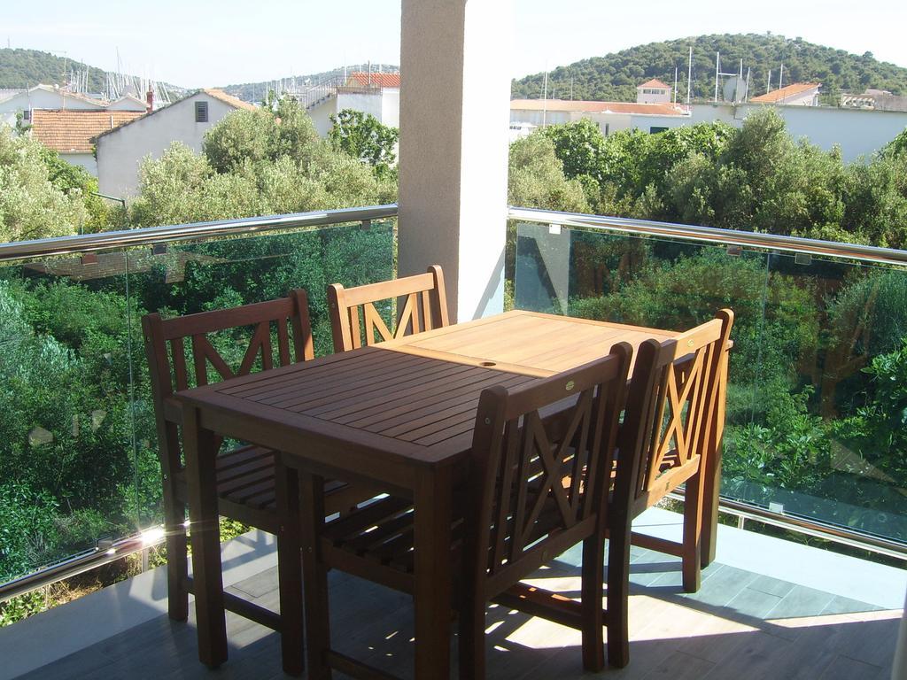 Apartments Villa Erik Rogoznica  Rom bilde