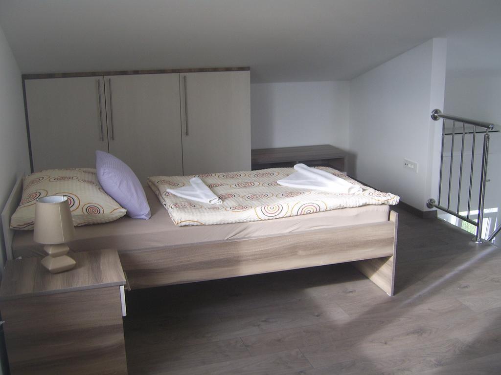 Apartments Villa Erik Rogoznica  Rom bilde