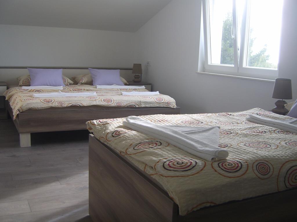 Apartments Villa Erik Rogoznica  Rom bilde